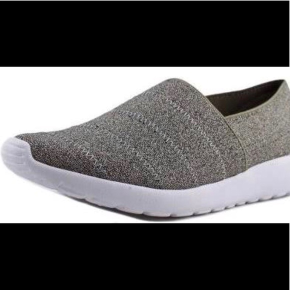 yellow box tennis shoes